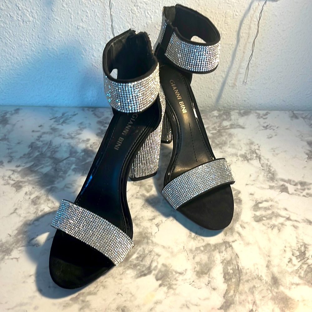 Gianni Bini 2 inch Heels